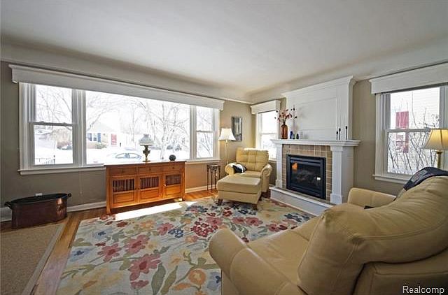 1st image of 361 Auburn St
