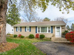 7210 Shales St, Crystal Lake, IL 60014