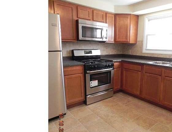 3rd image of 2026 Valley View Dr