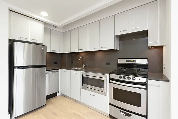 Rented by REAL New York | media 6