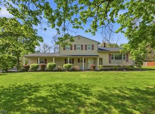 61 Queen Anne Dr, Basking Ridge, NJ 07920