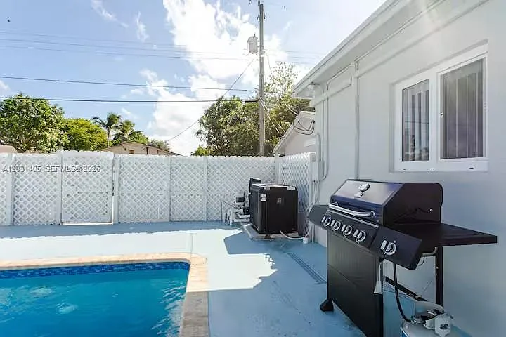 1716 Liberty St — Photo 35