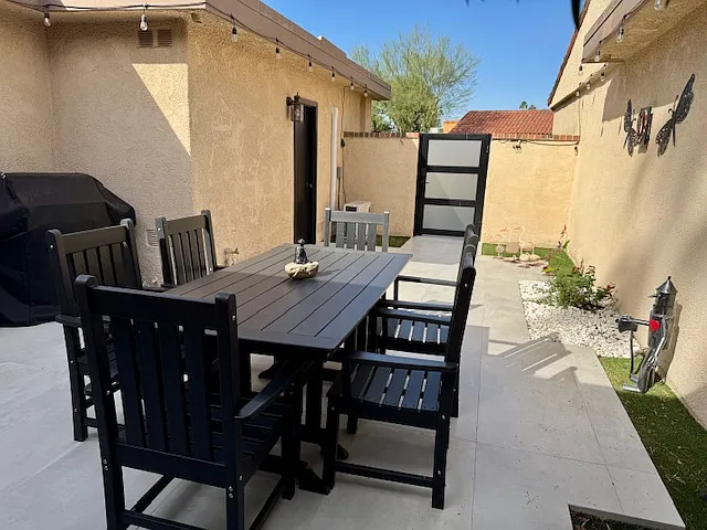 Front courtyard.