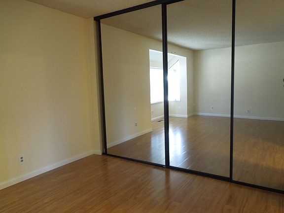 4th image of 897 Ursa Ln