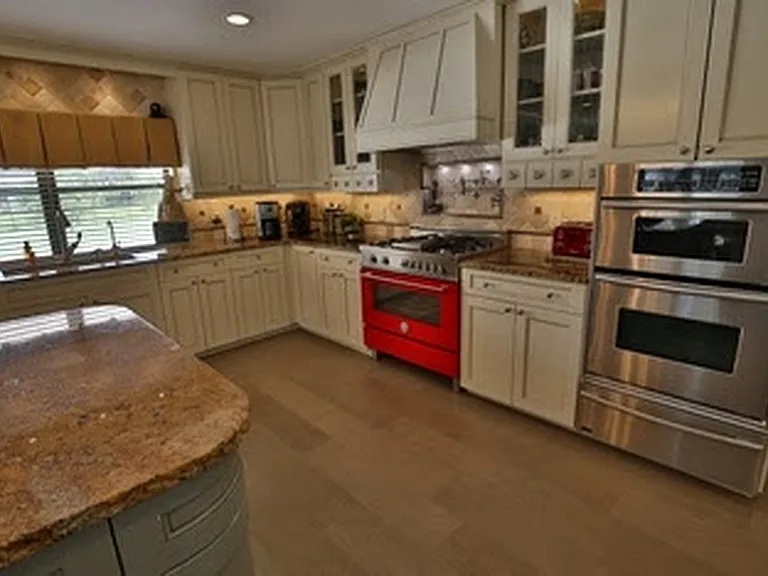 2901 SW 144th Ter — Photo 5