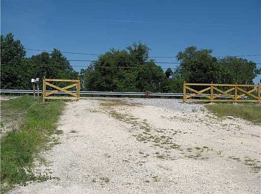 3rd image of 1729 Delacroix Hwy