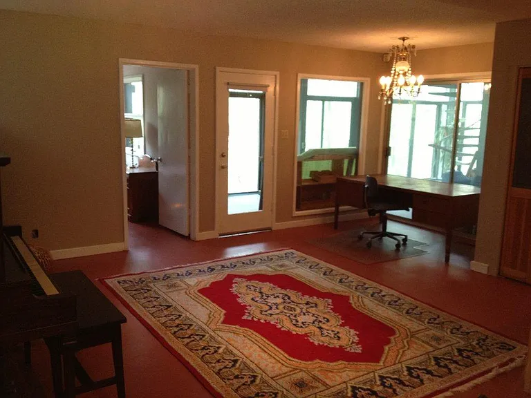 208 Davie Ln — Photo 9