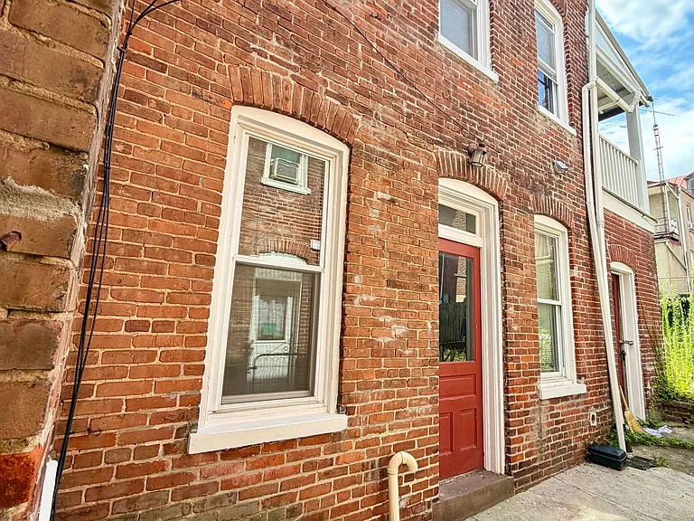411 Saint Joseph St — Photo 16