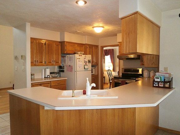 2nd image of 2751 Waterford Ct