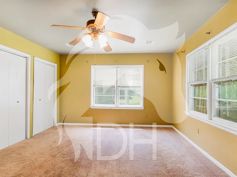 450 N Miller St — Photo 5