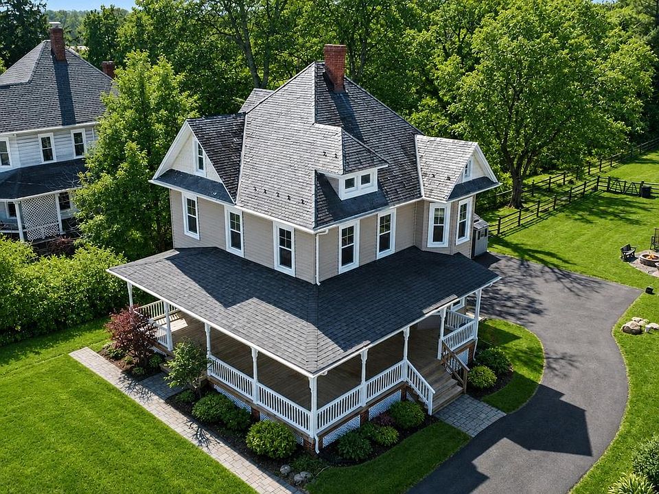 1st image of 2322 Rockspring Rd