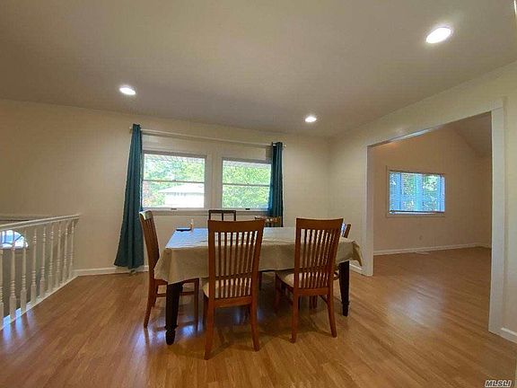 3rd image of 12 Pheasant Ln