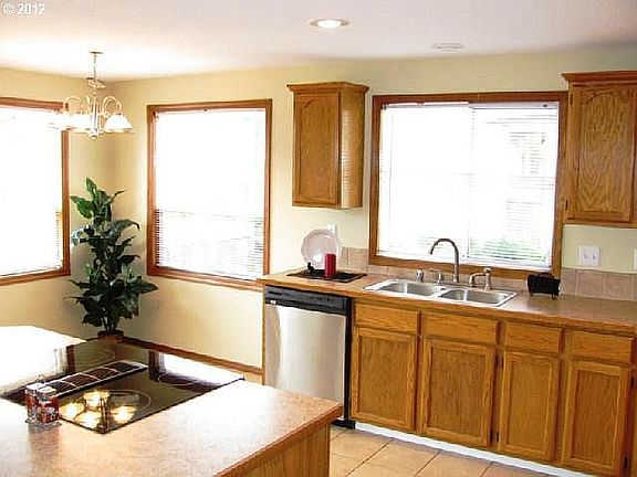 4th image of 5515 NE 101st Cir