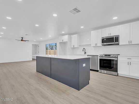 2nd image of 11751 N 1st Ave