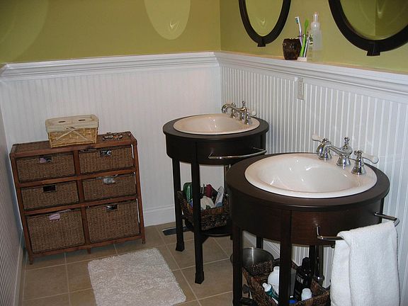master bath has tialed shower with glass door