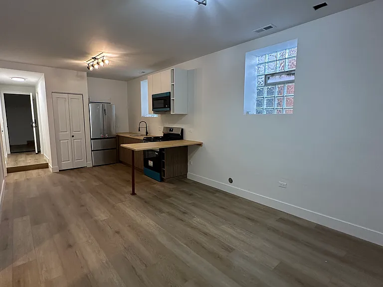 3243 W Thomas St #B2 — Photo 3