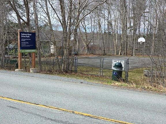 4th image of 169 Salmon River Dr