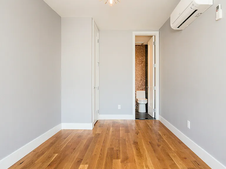 240 Boerum St #3 — Photo 9