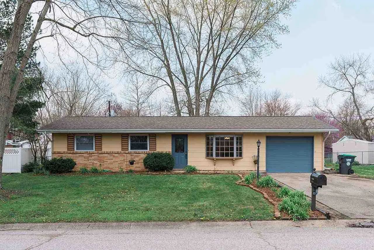 722 S Village Dr photo 1