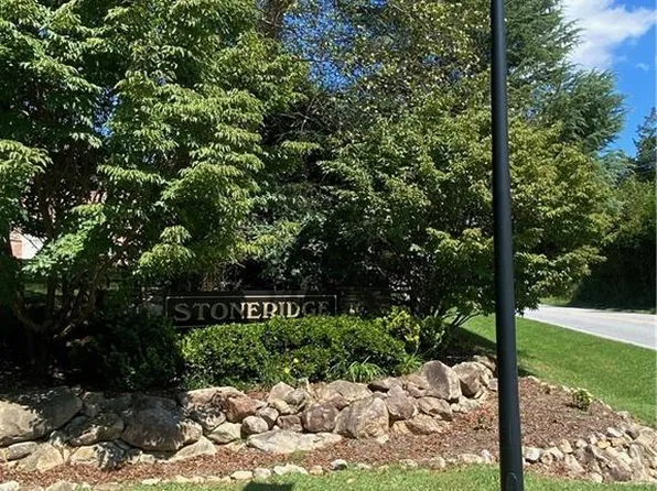 2175 Stone Ridge Pl, Winston Salem, NC 27107