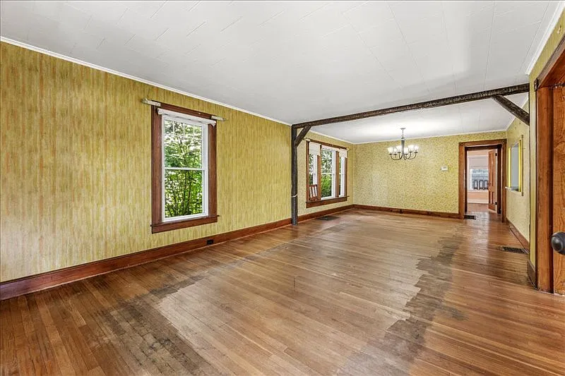 1109 Broad St — Photo 4
