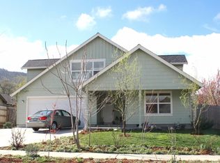 1122 Lithia Way, Talent, OR 97540