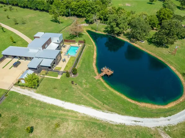 849 N Elm Springs Rd, Elm Springs, AR 72762