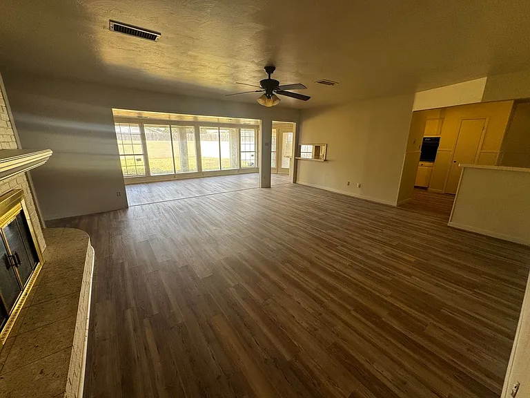 3208 Durant Dr — Photo 5