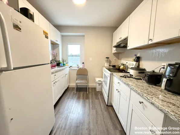 57 Bennington St APT 4, Boston, MA 02128