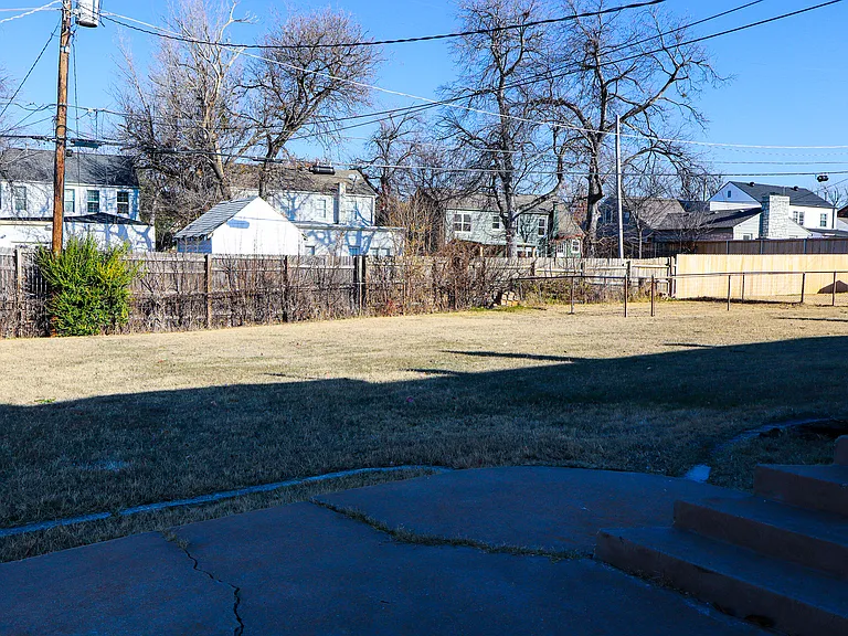 2605 Cummings Dr — Photo 38