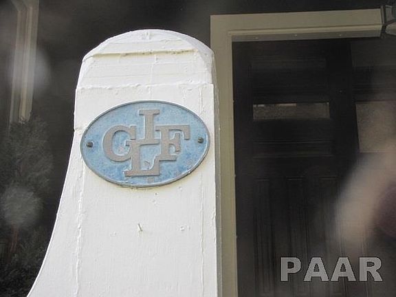 3rd image of 1217 W Moss Ave