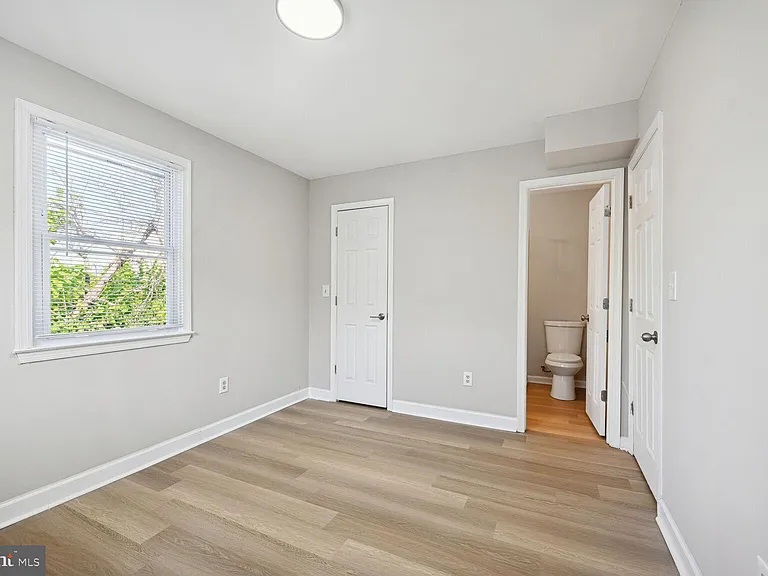 1640 L St NE — Photo 9