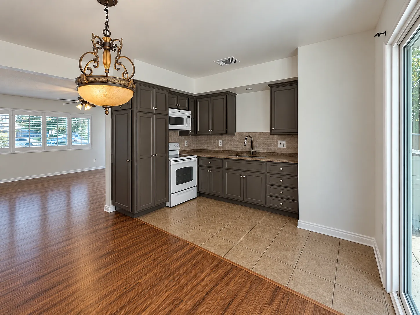 11254 Bellaire St — Photo 4
