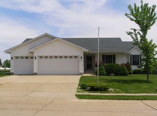 3 Jacob Dr, Eldridge, IA 52748