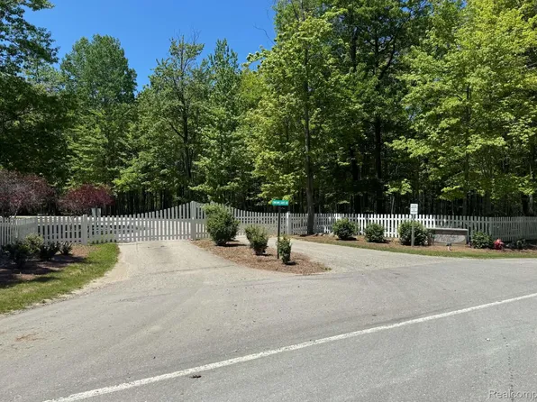 LOT 15 Towering Oaks Dr, Pt Austin, MI 48467