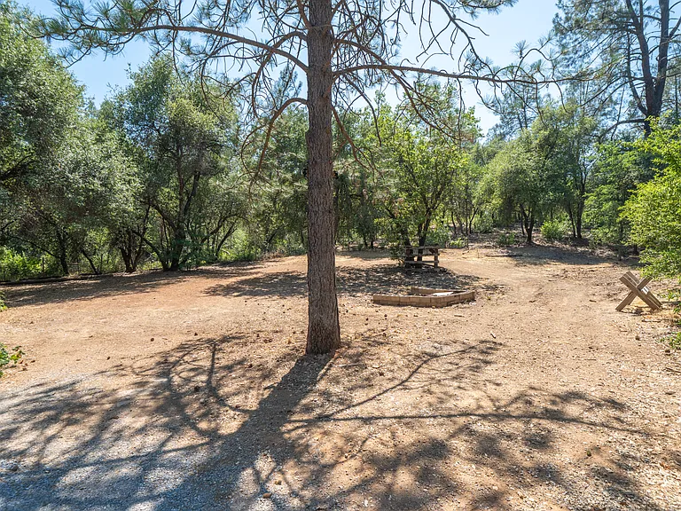 17659 Melwood Ln — Photo 53