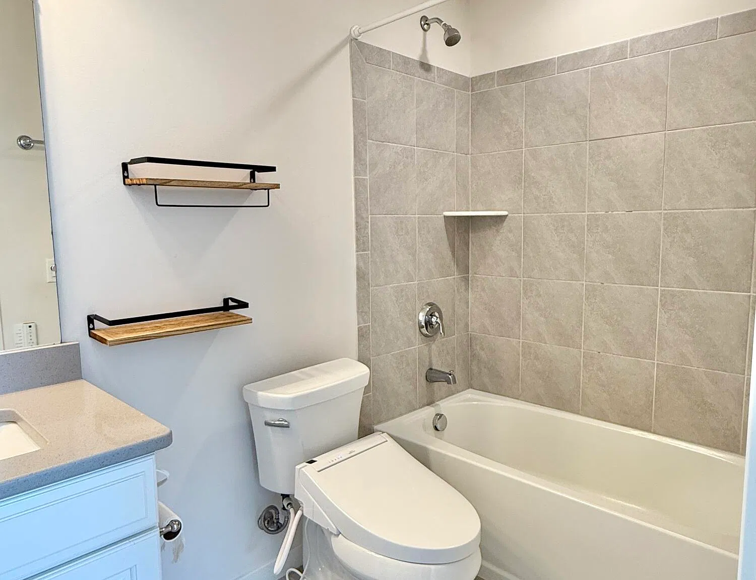 4 bed, 3.5 bath, 1866 sqft, $3,800 — Photo 4