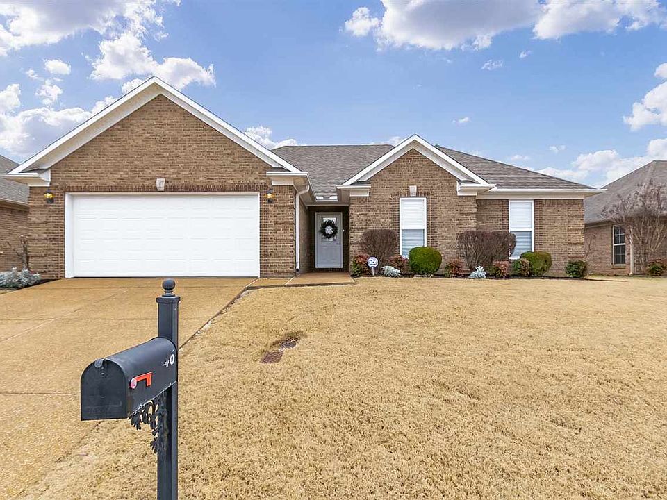 1st image of 46 Grove Hill Ln