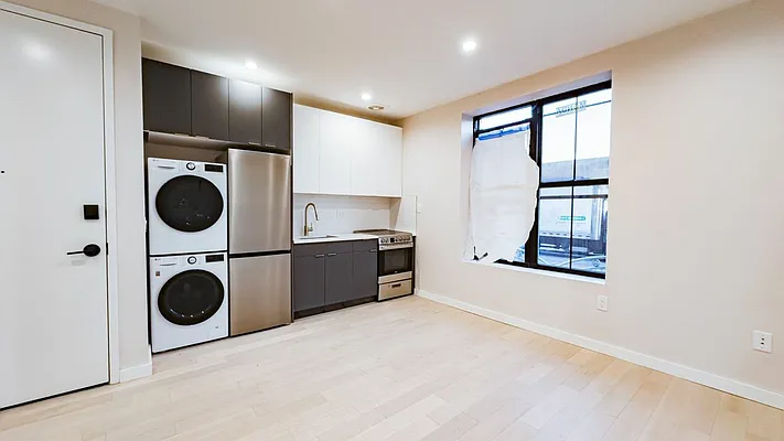 Rented by Jankos Group LLC | media 11