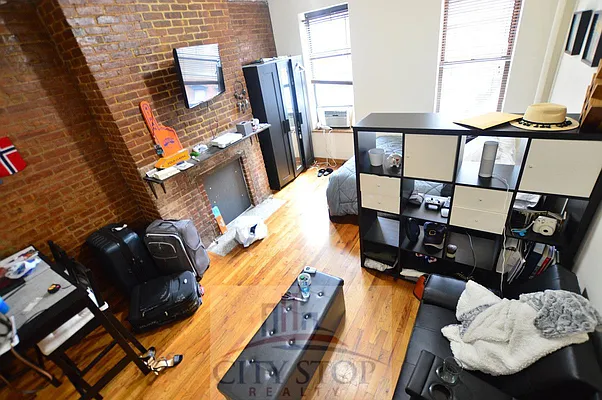 Rented by City Stop Realty | media 4