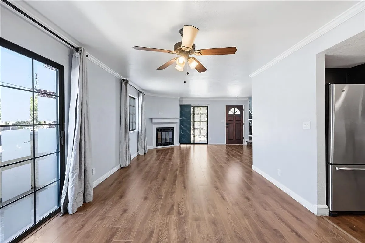 880 N Winchester Blvd — Photo 4