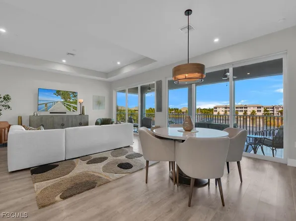 233 Indies Dr E #201, Naples, FL 34114