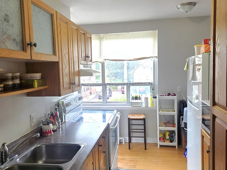 114 Kempenfelt Dr #303 — Photo 4