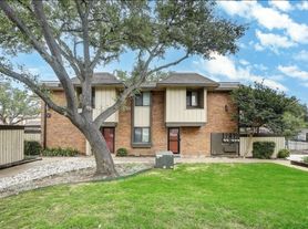 2804 Escada Dr