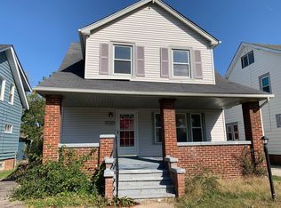 13719 S Parkway Dr, Garfield Heights, OH