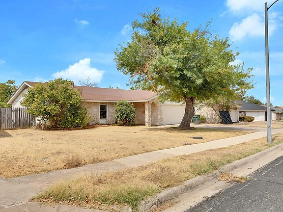 4th image of 406 Hillside Dr