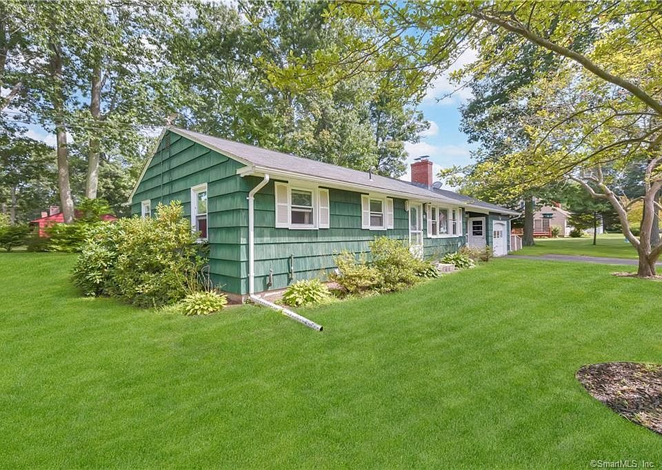 1st image of 17 Shady Oak Drive
