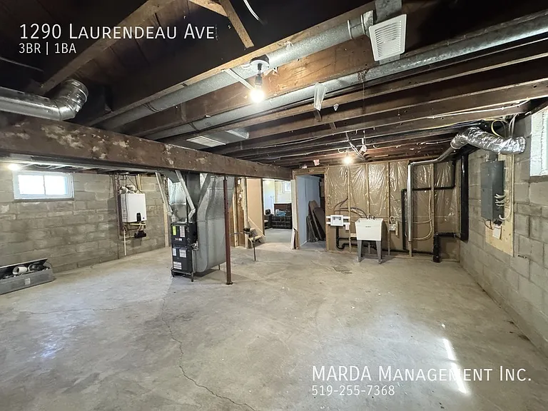 1290 Laurendeau Ave — Photo 36