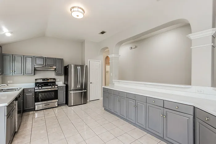 1618 Allen Dr — Photo 8