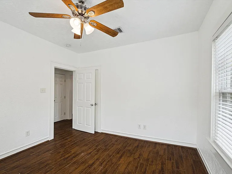 2611 Isabella St — Photo 8